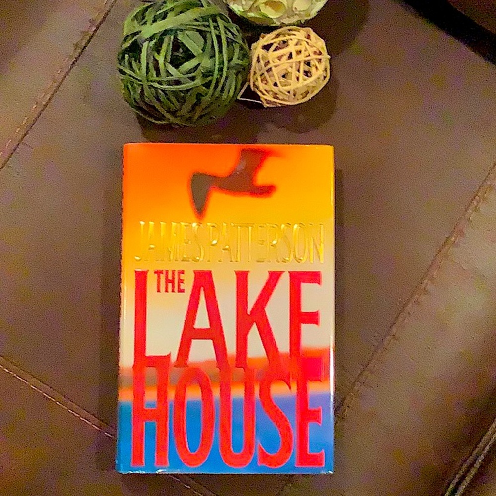 3/$20:James Pattersons’ book - The Lake House